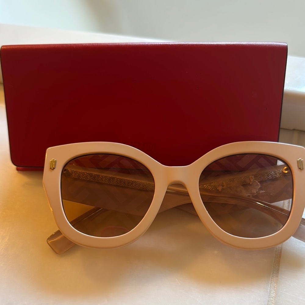 Fendi FF Pink Sunglasses - Picture 2 of 7